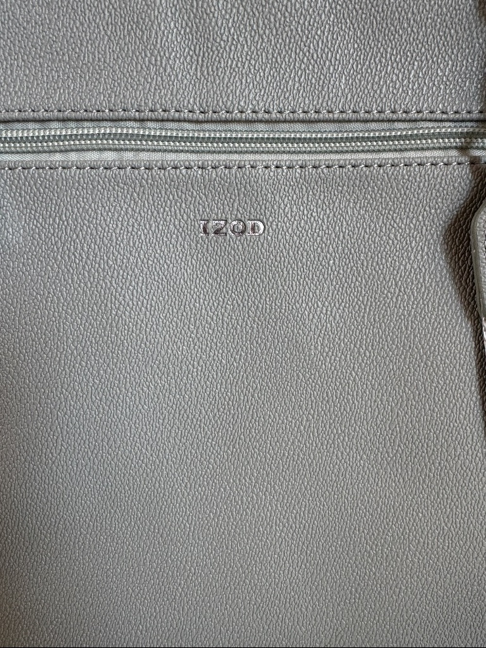 Izod sage green pebbled faux leather crossbody bag w removable adjustable strap - Picture 3 of 15